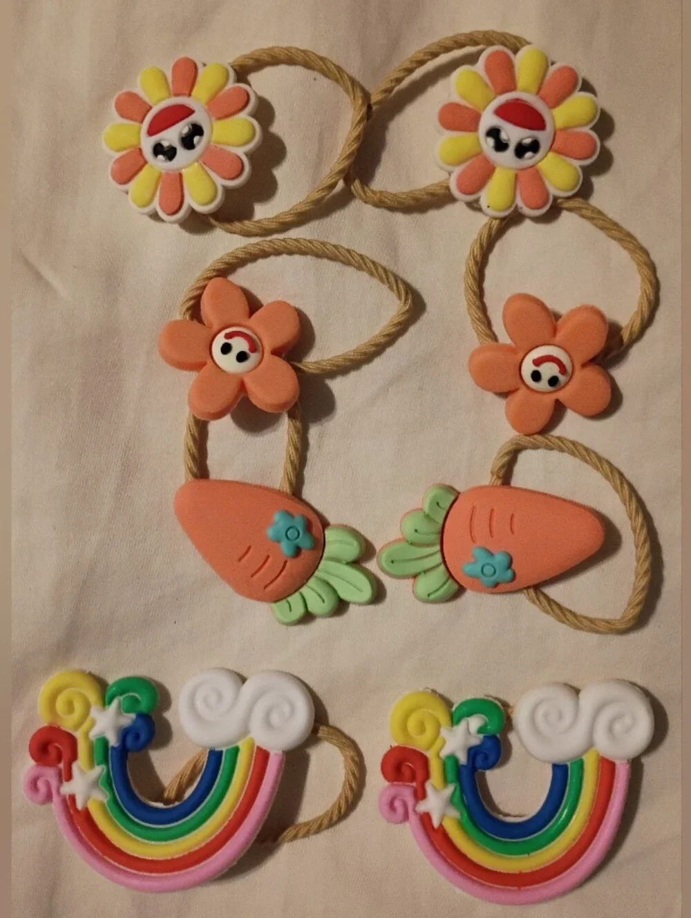 New and Unused Kids 15 Pack Floral & Character Hair Clips & Ponytail Holders